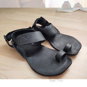 NEW in box Vivobarefoot Atani black leather sandal